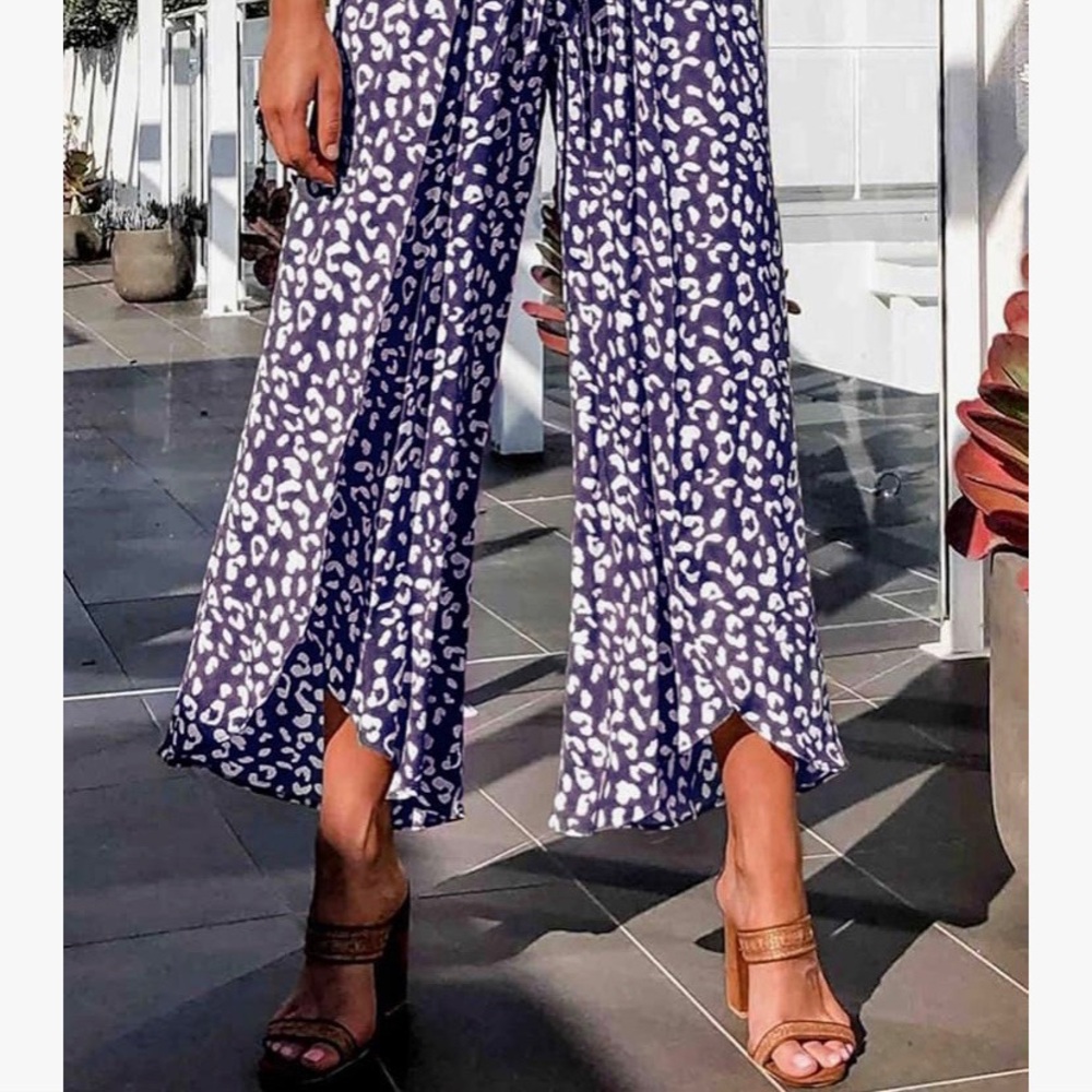 NWOT Blue & White Leopard Print Wide Leg Pants Size Medium - Picture 3 of 10